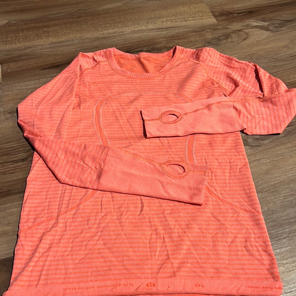 Lululemon long sleeve workout top
